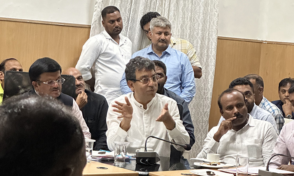 BBMP Commissioner Tushar Giri Nath at the meeting