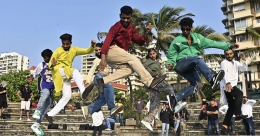 Bata India turns Mumbai’s Band Stand into fashion runway with a one-of-its-kind #BataRampWalk
