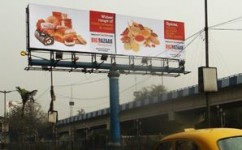 Big Bazaar woos Kolkata on OOH 