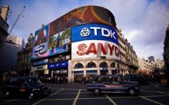One giant screen to replace London's Piccadilly Circus billboards