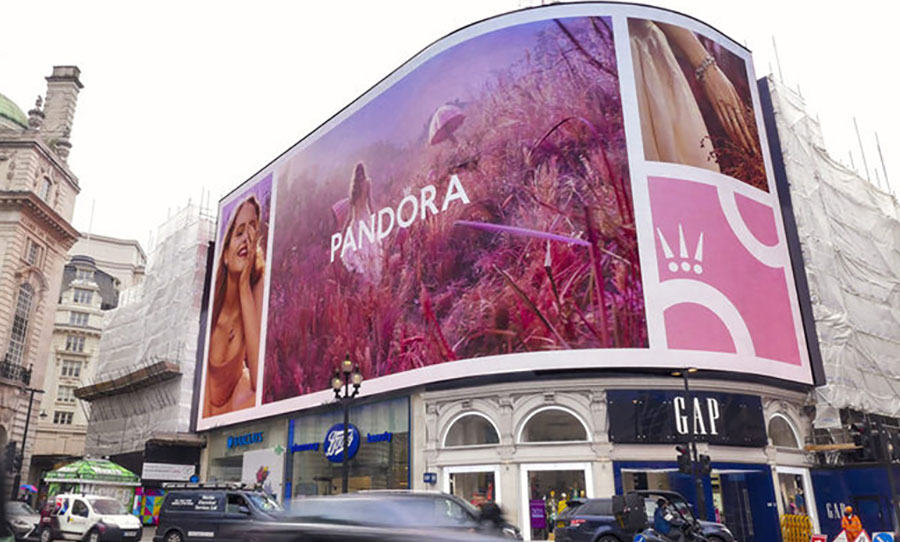 Pandora dazzles