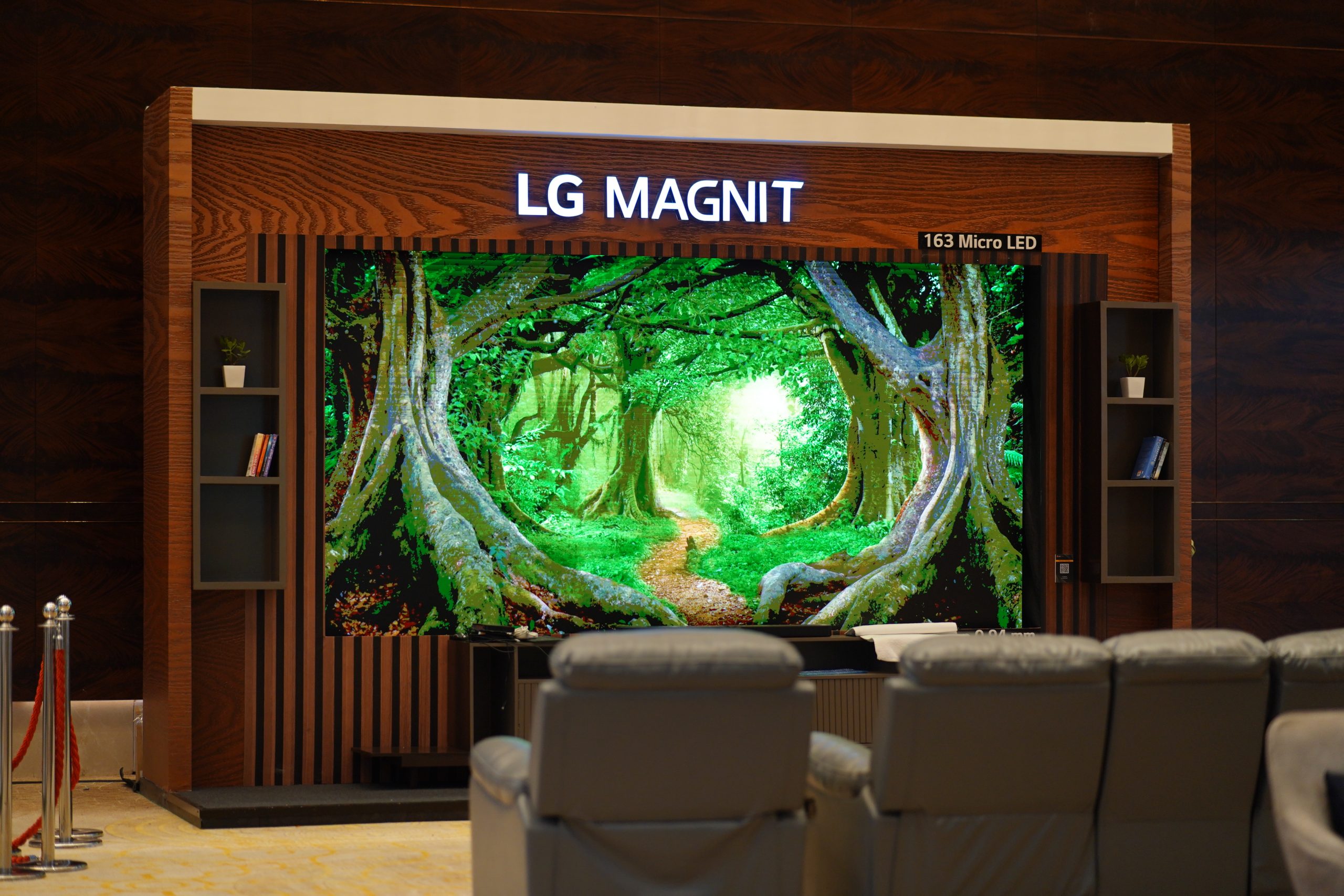 OOH Solutions LG Electronics