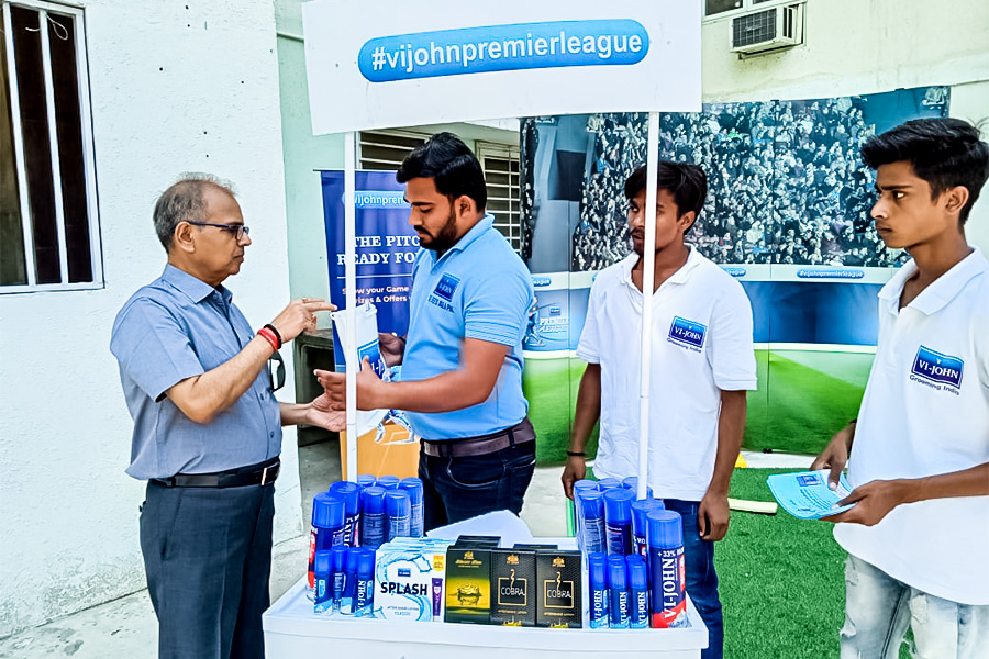Vi John ran exciting offers around its range of shaving products & gave consumers an opportunity to experience their products