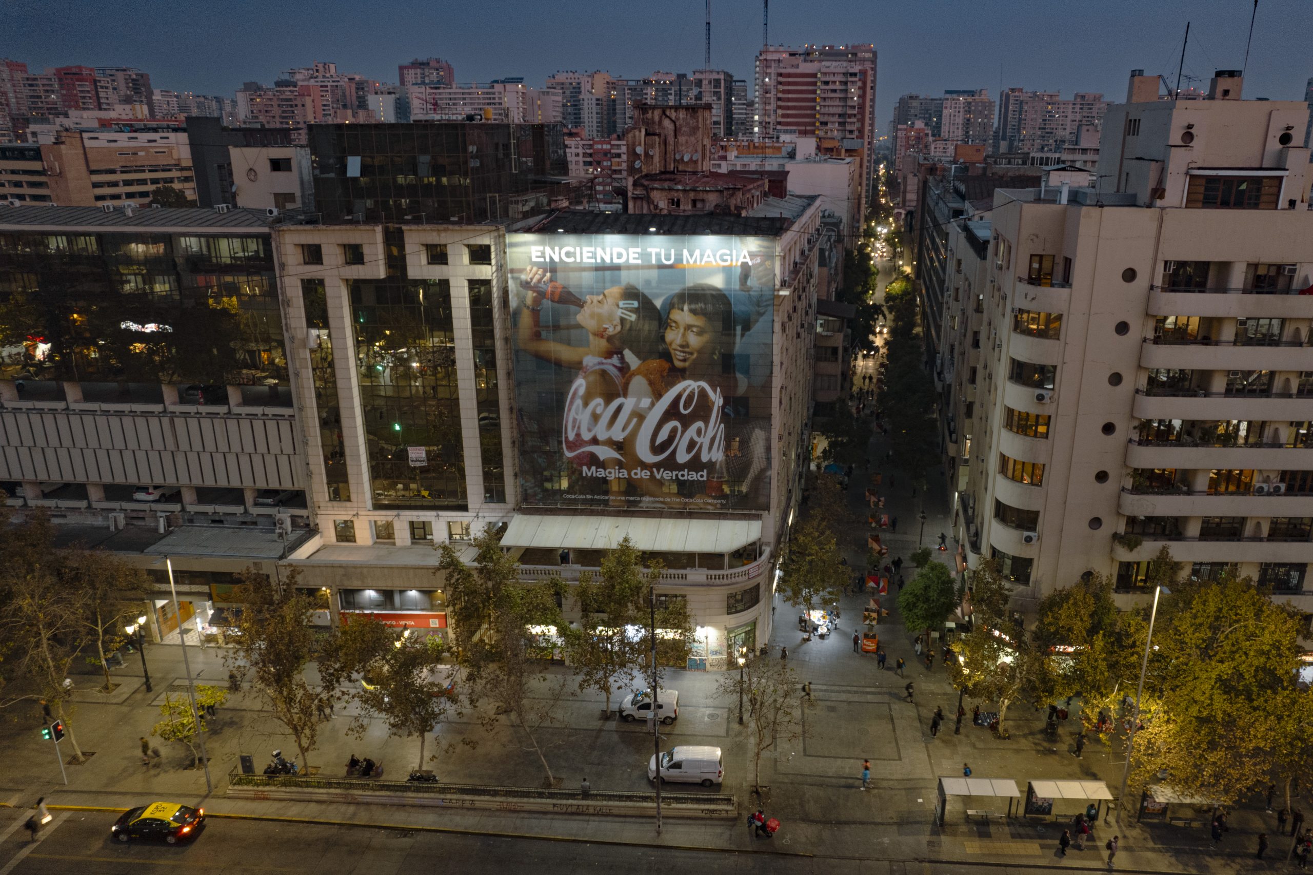 CAMPAIGN - Bulding Wrap - Alameda con Serrano 