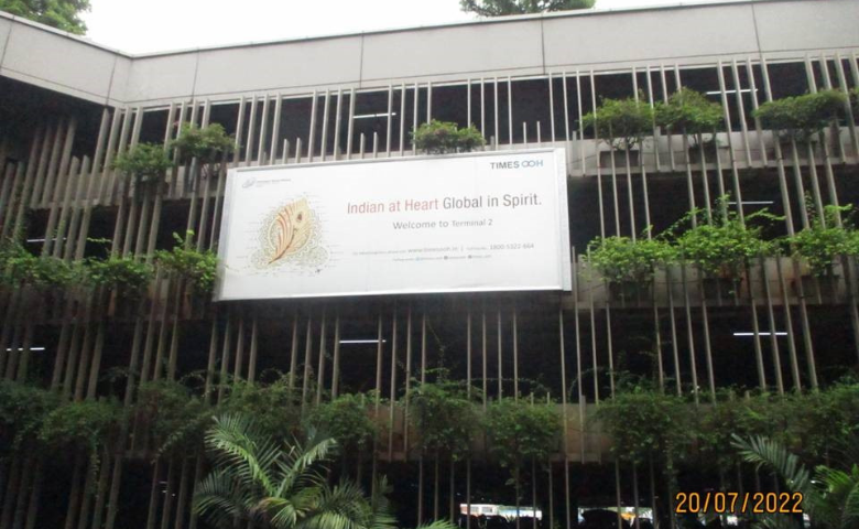 mumbai airport ooh - media4growth