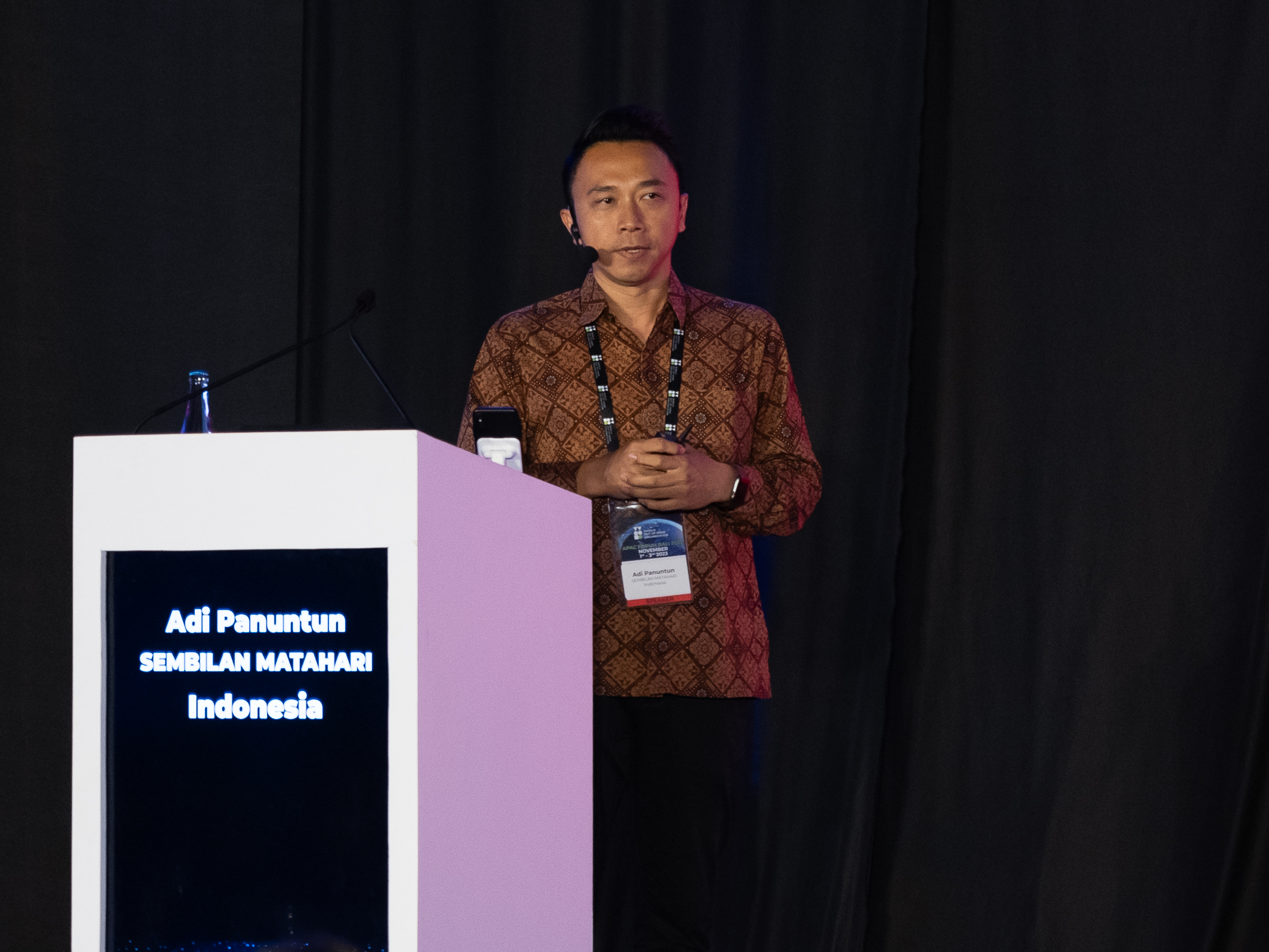 Adi Panuntun, Sembilan Matahari, Bandung, Indonesia