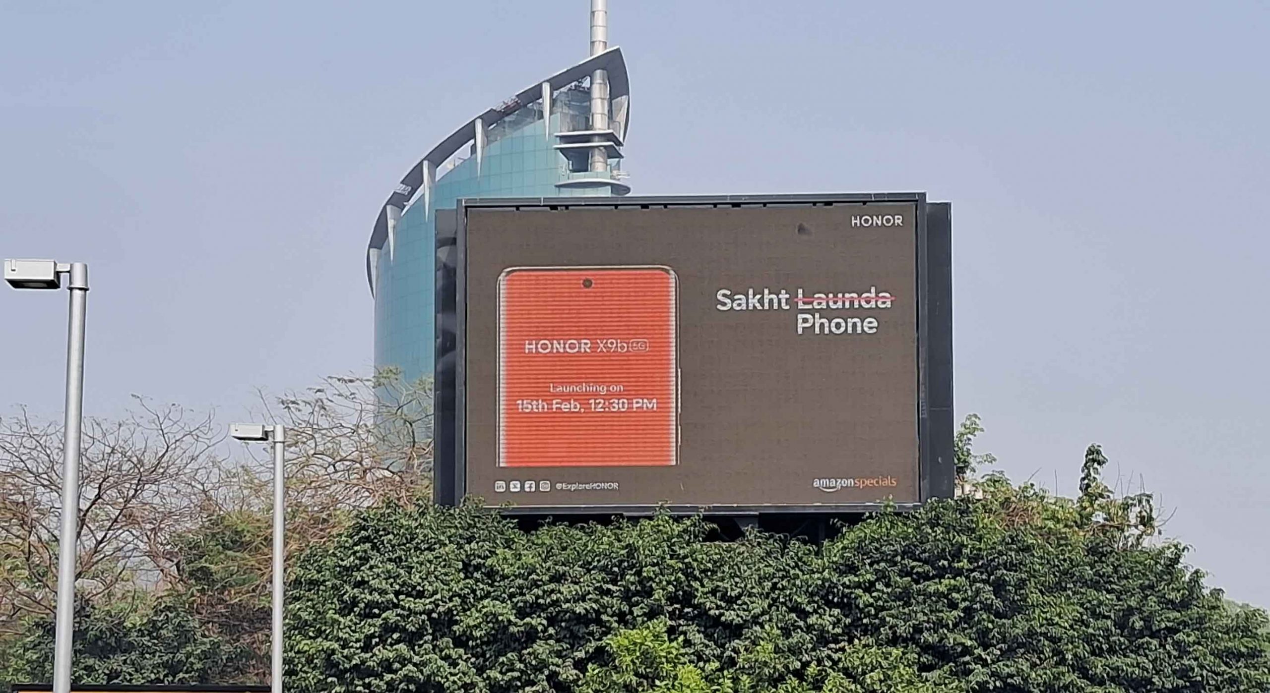 HONOR phone OOH campaign
